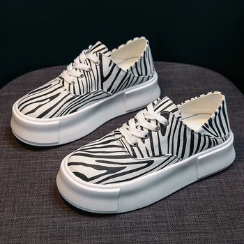 Ir 2021. karstā dzīvokļi sieviete čības uz platformas kurpes sieviešu Zebra modelis vulcanize audekla kurpes sieviešu bieza zole čības