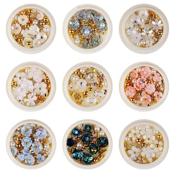 1 Kārba 3D Nagu Rhinestones Shell Kristāla Glitters Pērles Ziedu Maz, Krelles, Nagu Art Rotājumi Šķēle, Manikīra Instrumenti, Accessises