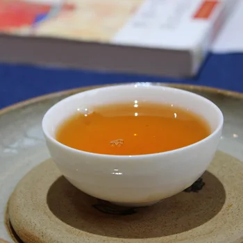 250g Ķīnas Yunnan Pavasara 58 Klasiskā Melnā Ķīnas Tēja Dian Hong Premium DianHong Skaistumu Novājēšanu Tēja