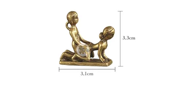 Antīko Roku darbs Misiņa seksuālo vēlmi pāru mīlestība kautrīgs statuja amatniecības Miniatūras rotājumu personības Keychain gredzenu, Kulonu a3707