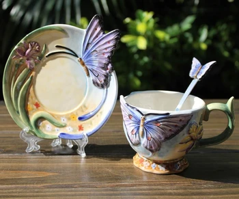 Daudzkrāsainas keramikas/rokdarbu, keramikas rotājumi/Eiropas pastorālo sadzīves rotājumi/butterfly deju kafijas tases