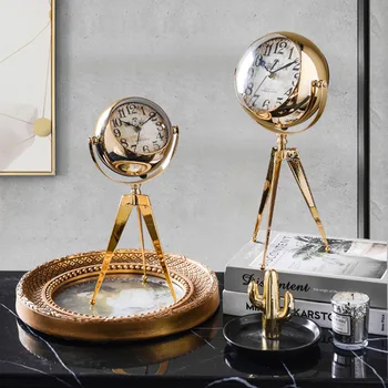 Eiropas stila kluss retro zelta pulksteni guļamistaba gaismas luksusa metāla galda pulkstenis apdare, dzīvojamā istaba rotājumi radošo Galda Pulkstenis