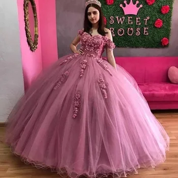 Grezna Izrāde Princese Quinceanera Kleitas Ir 2021. Bumbu Kleita Mīļotā Pie Pleca Appliques Ziedi Tilla Pusei, Salds 15 Kleita