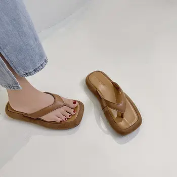 Ir 2021. jauktu krāsu, biezu grunts flip flops sieviešu slavenais dizaineris klipu toe čības ladis platforma jandal slaidi pludmales apavi