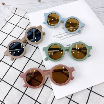 Ir 2021. Jaunu Modes Candy Krāsas, Apaļas Saulesbrilles Meitenēm Vintage Mazo Cute Eyewear Bērnu Cool Saules Brilles Uv400 Zēni Toņos