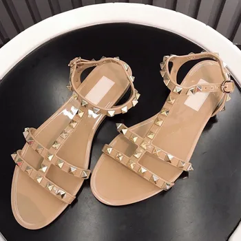 Ir 2021. pavasarī un vasarā jaunu pasaku stilā dzīvoklis sandales sieviešu modes kniežu jelly neslīdoša sandales atvērtu purngalu pludmales apavus jūra