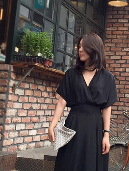 Ir 2021. Vasaras Dienvidkoreja Dongdaemun Vidukļa V-veida kakla Tendence Karaļa Māsa Modes slaveniem Sexy tīrtoņa Krāsu Īsām piedurknēm Kleita Sievietei