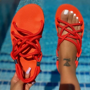 Ir 2021. Vasarā Jaunu Plakanā Open Toe Sandales Modes vienkrāsainu Ērts Āra Sieviešu Kurpes Plus Lieluma 43