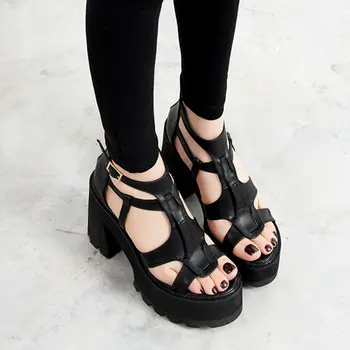 Ir 2021. Zīmola Dizaina Gladiator Black Gotikas Stilā Laukumā augstpapēžu kurpes Platformas Modes Gadījuma INS Karstā Gladiatoru Sandales Sieviešu Kurpes