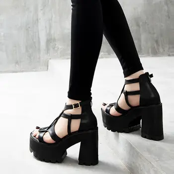 Ir 2021. Zīmola Dizaina Gladiator Black Gotikas Stilā Laukumā augstpapēžu kurpes Platformas Modes Gadījuma INS Karstā Gladiatoru Sandales Sieviešu Kurpes