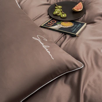 Ir 2021. Četru gabals gultas piederumi vienkārša kokvilnas dubultā sadzīves palagu sega segtu izšūti cauruļvadu ērtas gultas, kafijas krāsa