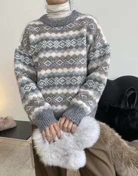 Jaunā sieviete, siltas vilnas kašmira džemperis loveMODA