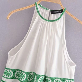 Klacwaya Ir 2021. Sievietes Baltā Halterneck Šiks Tops Zaļā Emboidered Kultūraugu Top Modes Izgriezt Bez Piedurknēm, Vasaras Topi Vintage Blūze