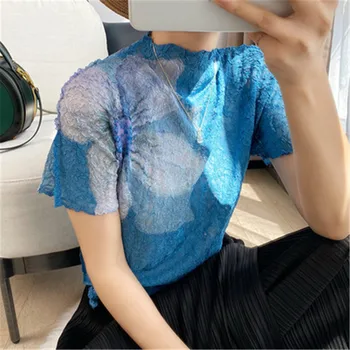 Miyake kroku top sieviešu vasaras modes un ērti smagā rūpniecība reljefi iespiests t-krekls īsām piedurknēm zemāko krekls