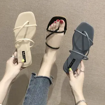 Sandales un čības sieviešu ārējo valkāt vasarā ir 2021. jaunu modes plakandibena iestatiet pirksta krusts ar vienkāršu flip flops