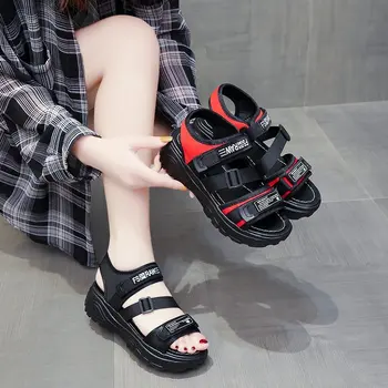 Vasaras jaunā stila ir 2021. gadījuma sporta sandales sieviešu paaugstināta platforma, platformas kurpes studentu Velcro pludmales apavi