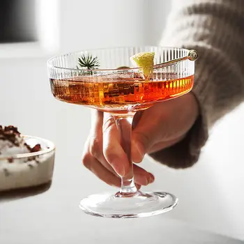Ziemeļvalstu ins sarkanā vīna glāzi radīt brīvu stikla radošas personības sadzīves plata mute šampanieša kokteilis, stikla kausa Drinkware